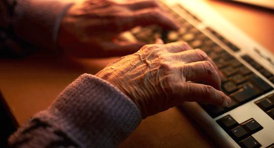 EIX. La gent gran i Internet