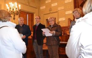 La presentació del mural i la banderola, i la lectura del manifest, obren els actes del 25N a Sitges