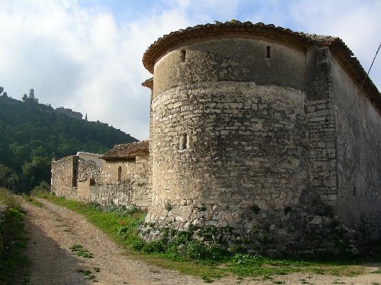Turisme de Subirats. L'església de Torre-ramona als peus del Castell de Subirats
