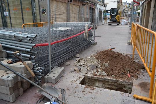 Ajuntament de Sitges. Obres als carrers Primer de Maig i Santa Tecla