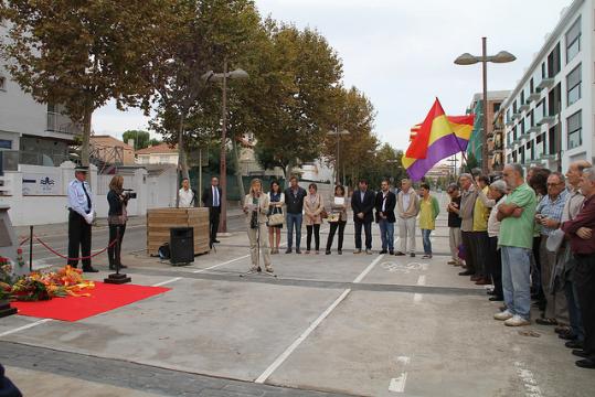 Ajuntament de Vilanova. Ofrena floral a Lluís Companys, a Vilanova