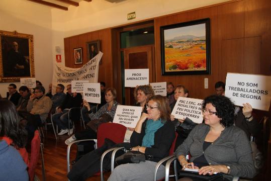Ajuntament Sant Sadurní. Protesta al ple dels treballadors municipals de Sant Sadurní d'Anoia