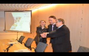 Ajuntament de Manresa. Signatura del protocol de l'Smart-Eix Diagonal