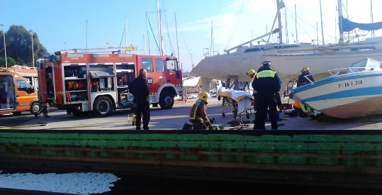 Generalitat de Catalunya. Simulacre d'accident d'embarcació al port del Garraf