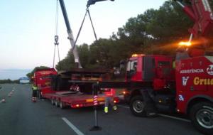 S'incendia un trailer a l'AP-7