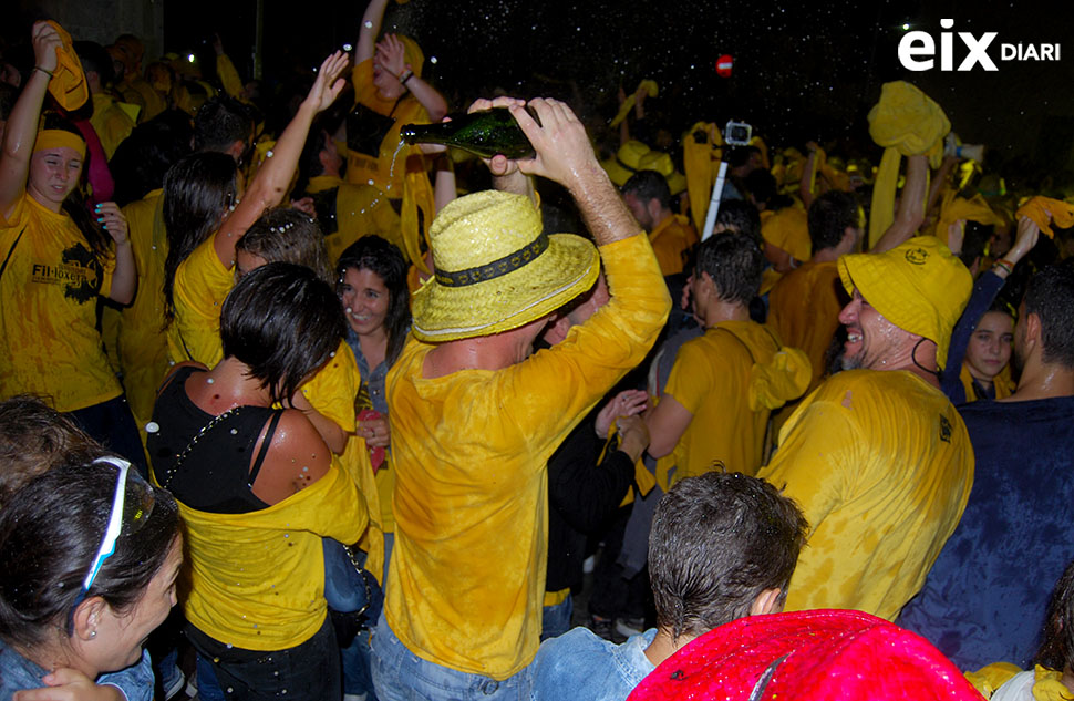 Ruixada general de cava. Festa de la Fil·loxera, Sant Sadurní 2014