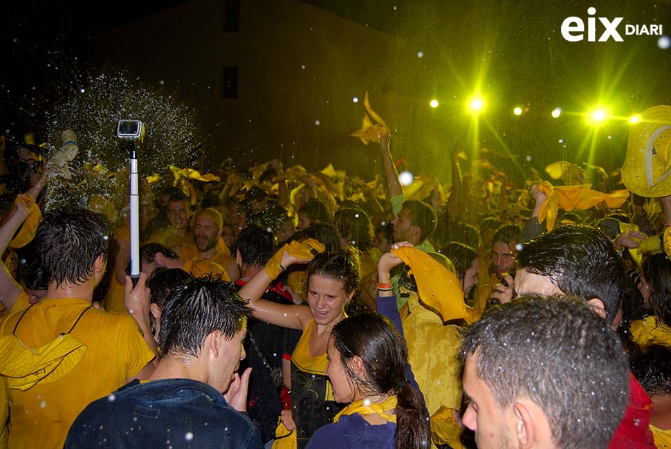 Ruixada general de cava. Festa de la Fil·loxera, Sant Sadurní 2014