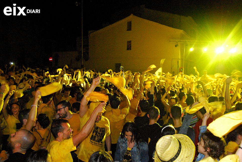 Ruixada general de cava. Festa de la Fil·loxera, Sant Sadurní 2014