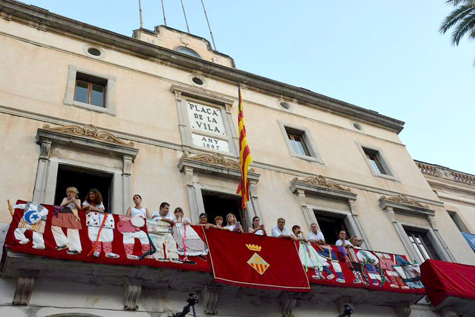 Autoritats al balcó de l'Ajuntament. Festa Major Vilanova i la Geltrú 2014