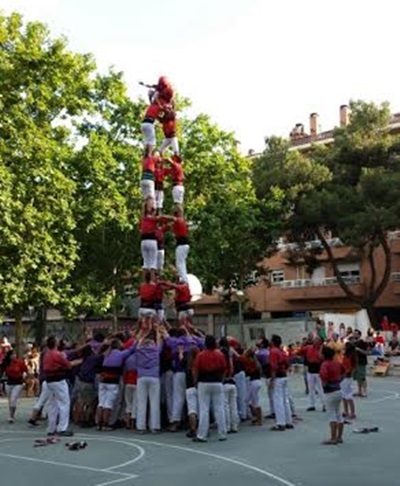 Àngels Llenas. Actuació de 7 dels Xicots al barri del Poble Nou