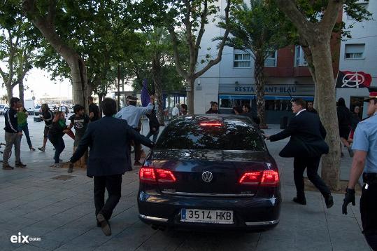 Carles Castro. Batussa al míting del PP a Vilanova amb el ministre Montoro