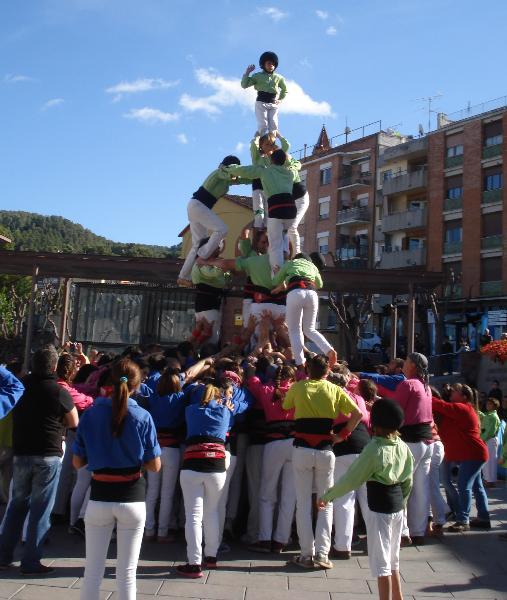 Ajuntament de Gelida. Bona actuació dels Vailets de Gelida en la seva diada castellera