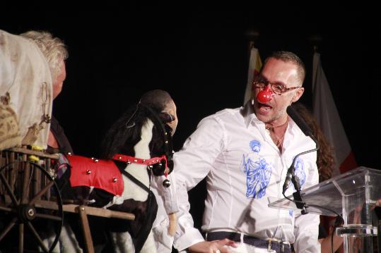 Ajuntament de Sitges. Cisco Arbonés inicia la Festa Major amb un pregó teatralitzat 