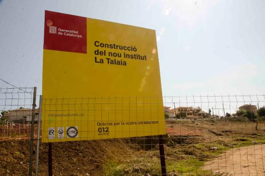 Ajuntament de Calafell. Comencen de les obres de lInstitut La Talaia, a Segur de Calafell