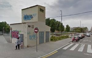 Ajuntament de Vilanova. Comencen els treballs per eliminar l'estació transformadora de la rambla del Far