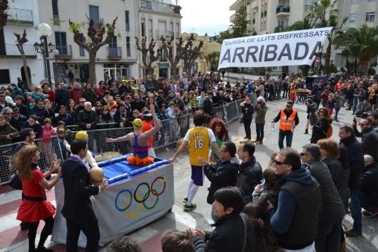 Ajuntament de Sitges. Cursa de Llits Disfressats
