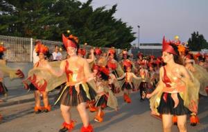 Carnaval Cunit. Dançando al Penedès Marítim. Carnaval d'estiu a Cunit