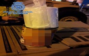 Policia Nacional. Decomissen 360 quilos de cocaïna oculta en llaunes de cafè de Colòmbia