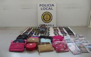 Ajuntament de Calafell. Denuncien dues botigues de Calafell per col.laborar amb el top manta