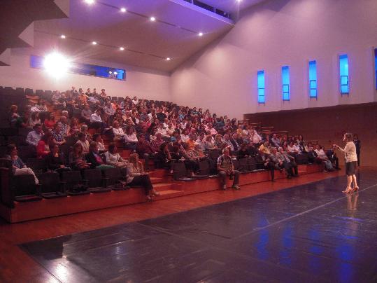 Ajuntament de Vilafranca. DESENVOLUPAT 2014 concentra prop de 200 empresari per aprendre amb la mindcoach Anna Flores