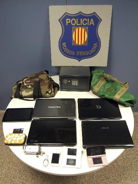 Mossos d'Esquadra. Detingut in fraganti un home per dos robatoris amb força a interior de domicili a Sitges