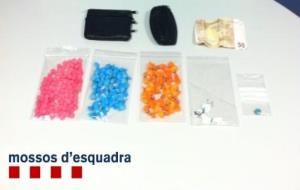 Mossos d'Esquadra. Detingut un traficant en un control de seguretat de lestació del tren de Sitges   