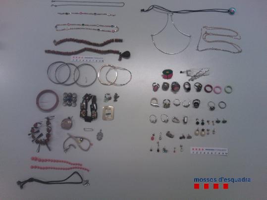 Mossos d'Esquadra. Detinguts dos homes per un robatori amb força a una masia d'Olèrdola
