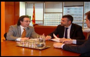 CC Alt Penedès. El president del Consell Comarcal, Francesc Olivella, i el conseller de Territori i Sostenibilitat, Santi Vila
