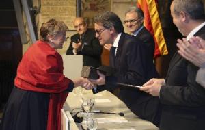 EIX. El president Mas entregant un dels guardons