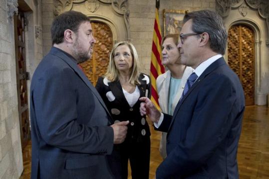 Rubén Moreno. El president Mas parla amb Junqueras, la vicepresidenta i la presidenta del Parlament