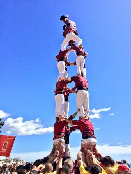 Jove de Sitges. El primer castell de 7 de la Jove de Sitges per marcar el rumb