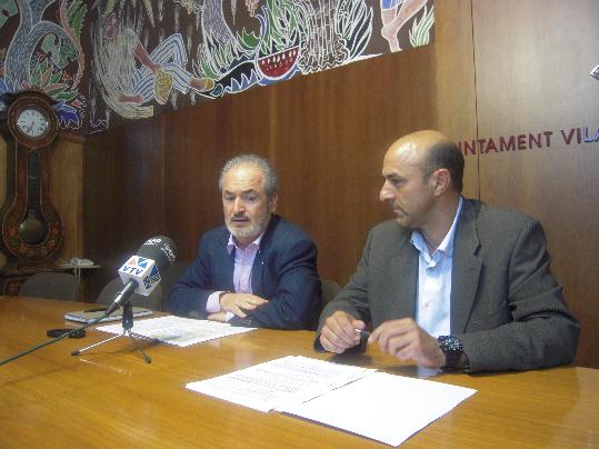 Ajuntament de Vilafranca. El regidor dEnsenyament, Joan Manel Montfort, i el regidor coordinador de lÀrea de Serveis a les Persones, Ramon Zaballa