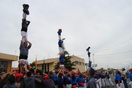 Javii LG. Els Castellers de Les Roquetes actuen al delta de l'Ebre
