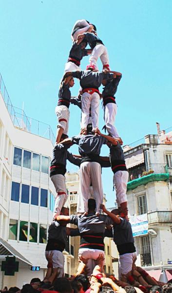 Pixel Power. Els Castellers de les Roquetes carreguen el segon castell de 7