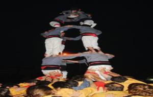 Els Castellers de Les Roquetes descarreguen el tres i el quatre de sis