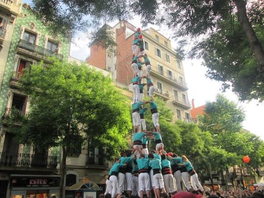 Castellers de Vilafranca. Els Castellers de Vilafranca fan 9 pisos a Sants