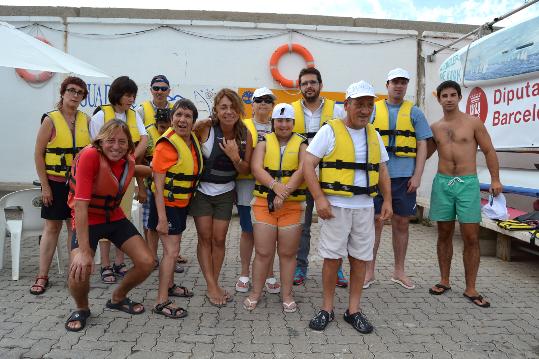 Ajuntament de Sitges. Els usuaris de la Fundació Ave Maria participen en la Jornada de Vela Adaptada 