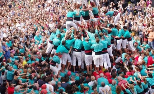 Castellers de Vilafranca. Els Verds descarreguen el 3 de 9 amb folre i lagulla a la Mercè