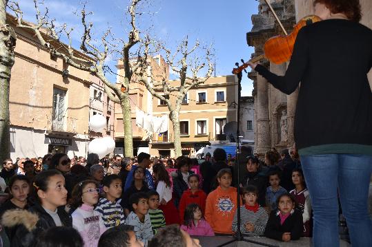 EIX. Emotiu comiat als quatre germans morts en un incendi al Vendrell