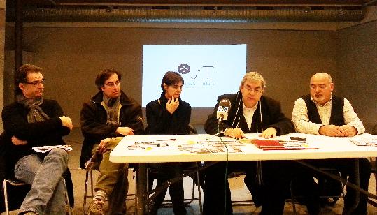 Ajuntament de Vilafranca. Es presenta un desplegable que recull loferta expositiva de Vilafranca del Penedès