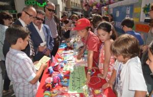 Ajuntament de Sitges. Èxit de vendes a la parada de les cooperatives escolars de Sitges