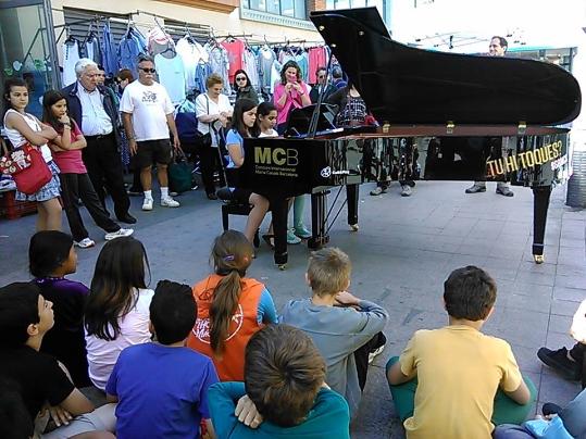 Ajuntament de Vilanova. Èxit del 'Maria Canals porta cua a Vilanova'