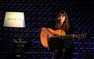 Ajt Sant Sadurní d'Anoia.  Fantàstica estrena del Poesia a les Caves amb Meritxell Gené a Juvé i Camps