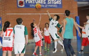 Imatge de la trobada d'escoles de bàsquet a Sitges