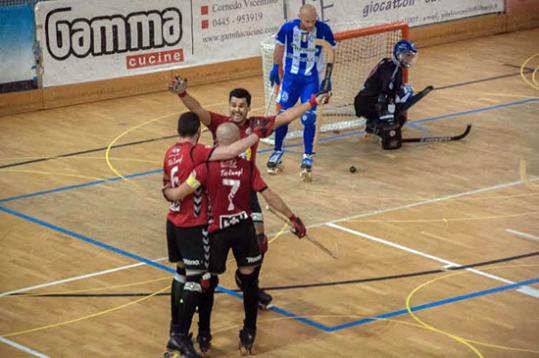Víctor Merencio. Imatge del partit entre el CE Vendrell i l'Hockey Valdagno