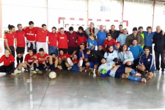 Jove Xiquets de Vilafranc. Imatge del torneig triangular de Fútbol-Sala entre colles castelleres