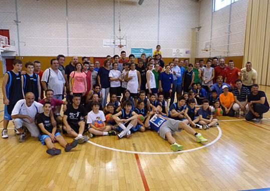 Eix. Imatge dels jugadors del Club Esportiu Calafell