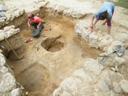 Font de la Canya/ CRBMC . Imatges de les excavacions i materials recentment restaurats