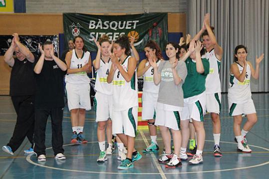 Eix. Imatges del partit del Sènior femení del CB Sitges