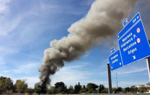 Incendi en una planta de reciclatge de Vilanova